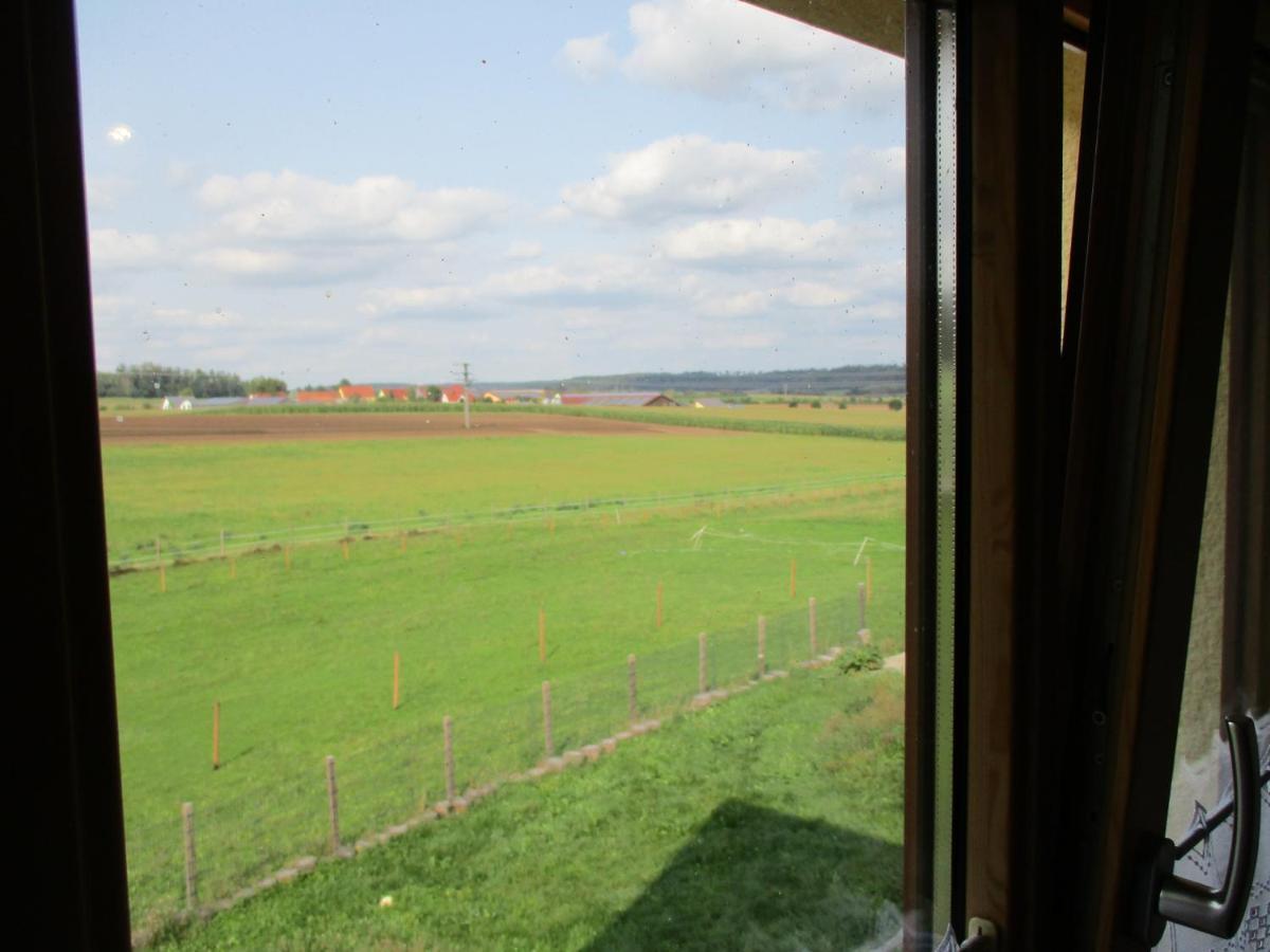 Ferienwohnung Roesch Feuchtwangen Esterno foto